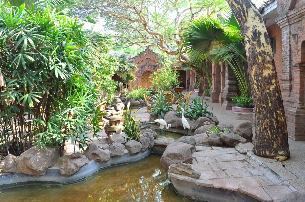 Kaday Aung Hotel Баган Екстер'єр фото