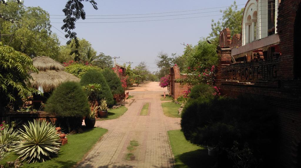 Kaday Aung Hotel Баган Екстер'єр фото
