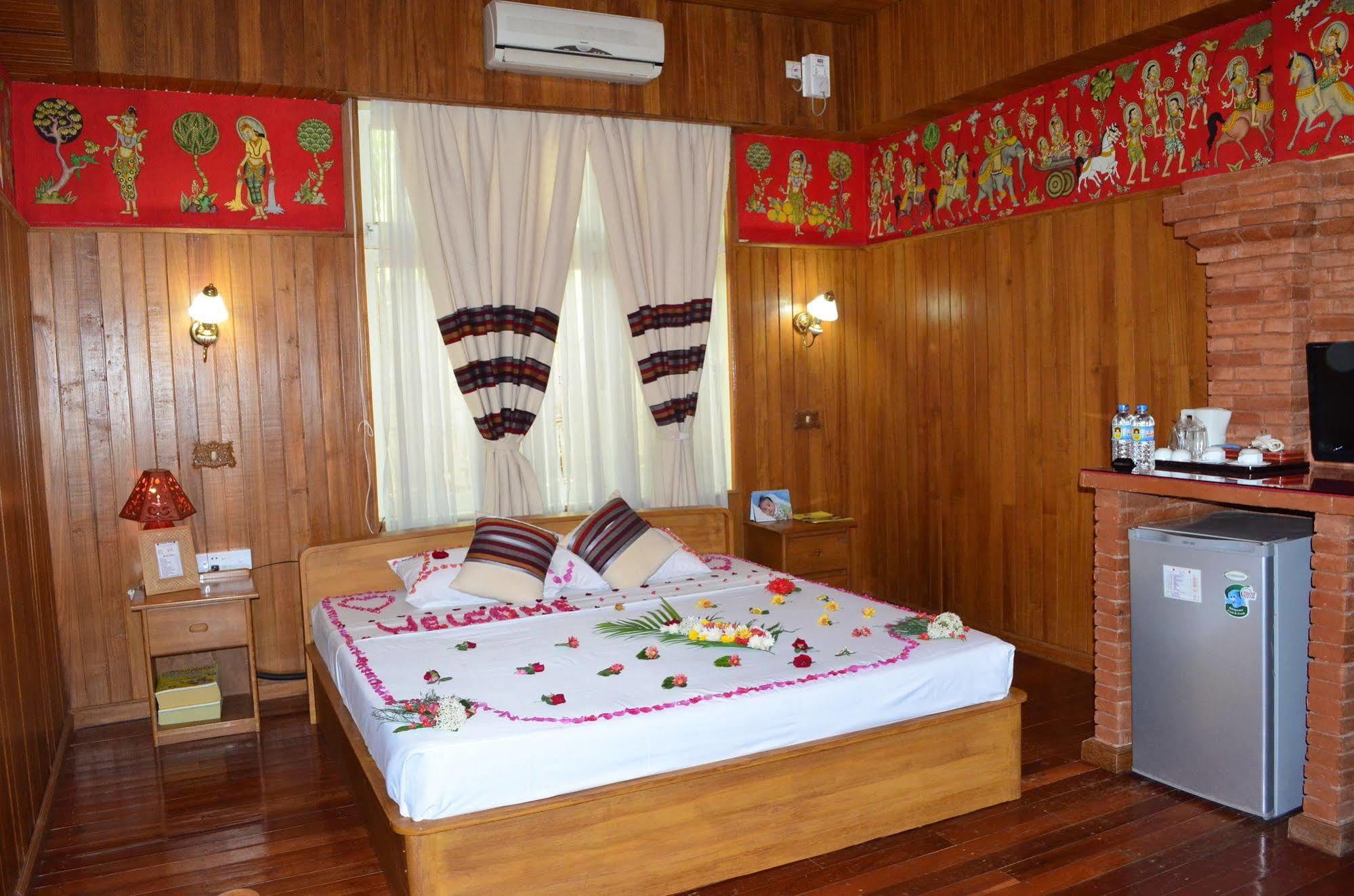 Kaday Aung Hotel Баган Екстер'єр фото