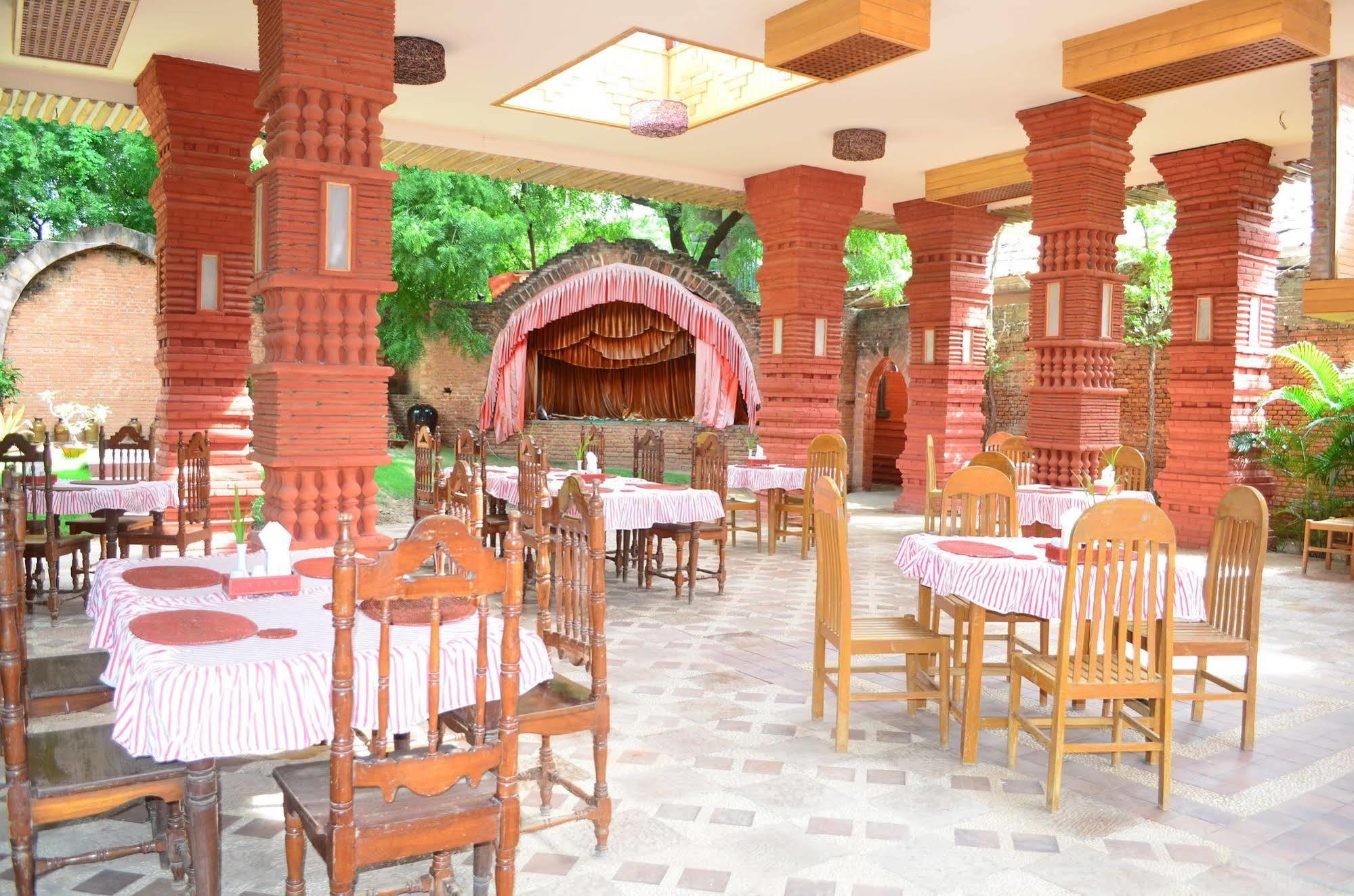 Kaday Aung Hotel Баган Екстер'єр фото